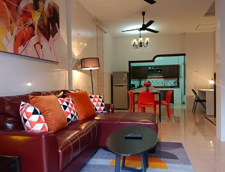 Rumah percutian Naka Tangerine By Bcare *