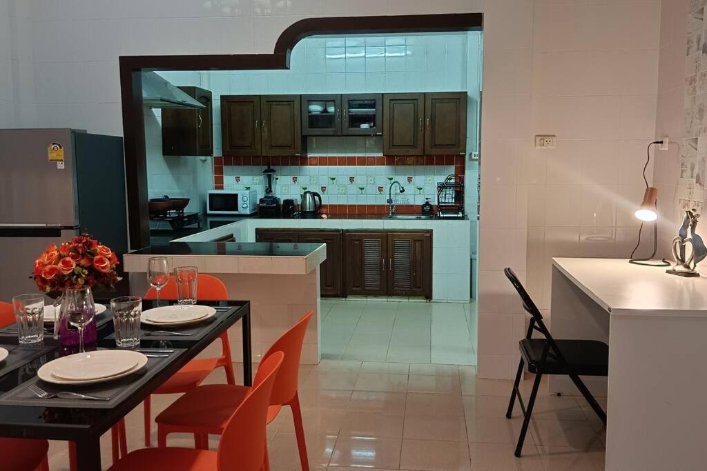 Rumah percutian Naka Tangerine By Bcare Ban Rangeng